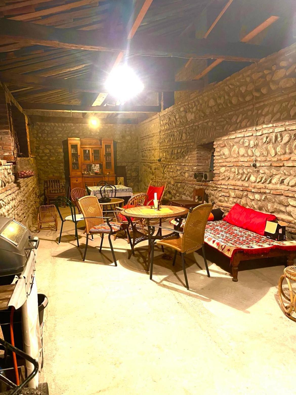 Dzveli Galavani -Old Wall Telavi Buitenkant foto